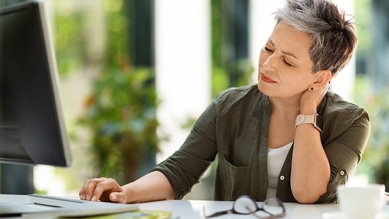 fibromialgia-donna-dolore-collo-800x450